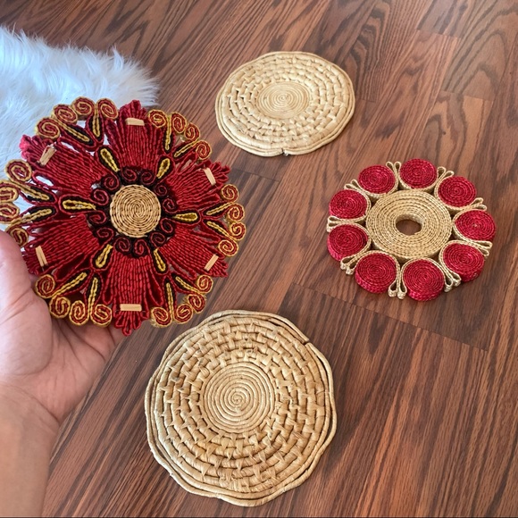 🚨SOLD🚨Vintage BoHo wicker trivet set of 4 - Picture 2 of 9
